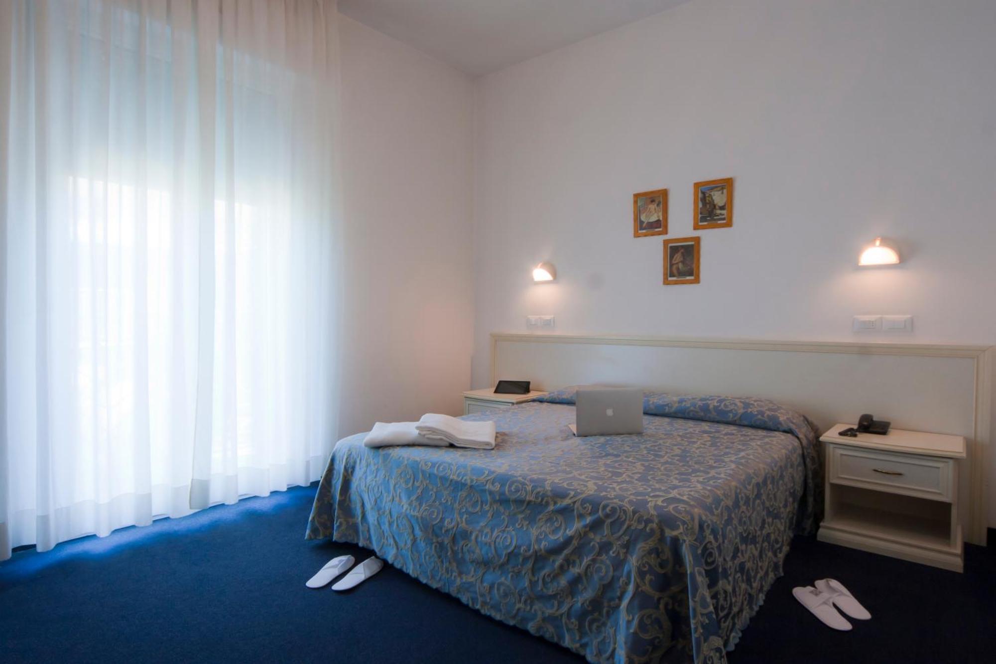 Residence Divina Rimini Extérieur photo