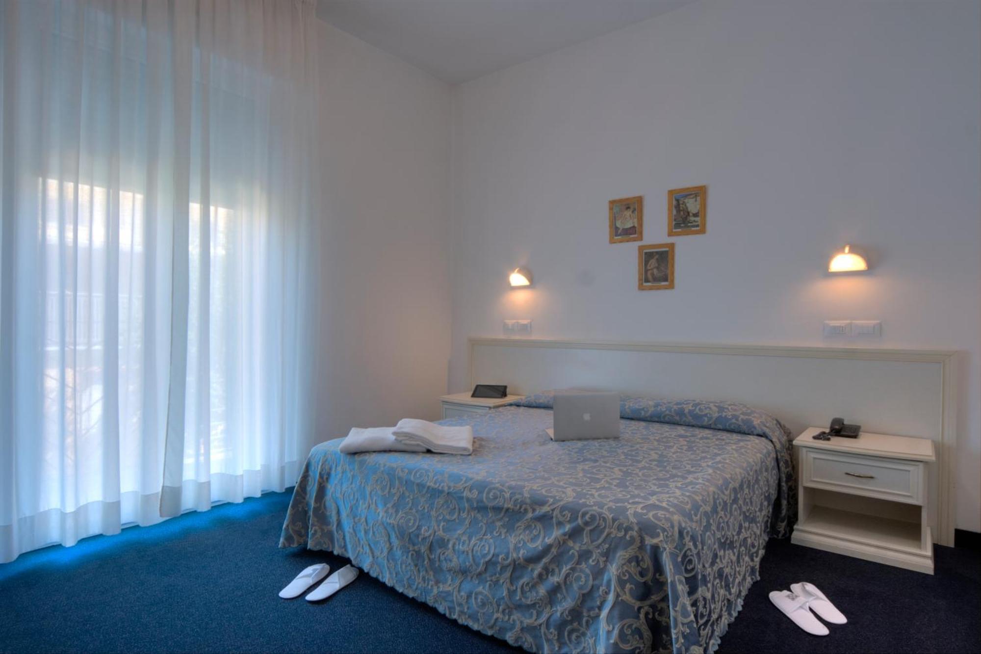 Residence Divina Rimini Extérieur photo