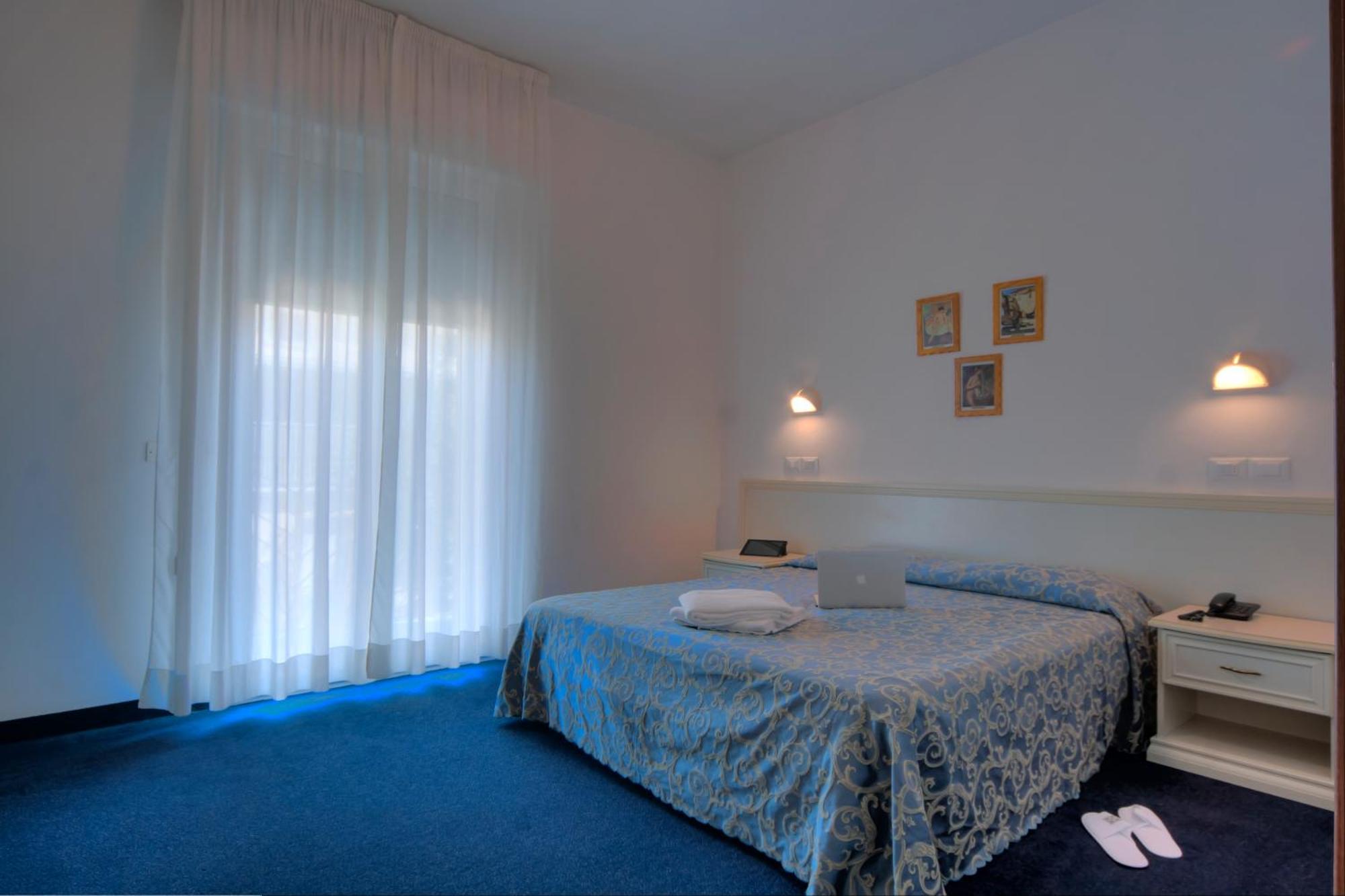 Residence Divina Rimini Extérieur photo