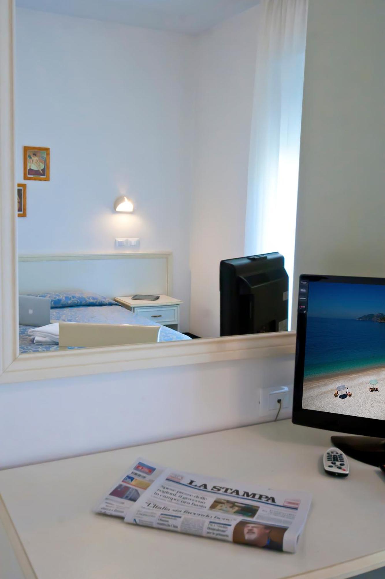 Residence Divina Rimini Extérieur photo